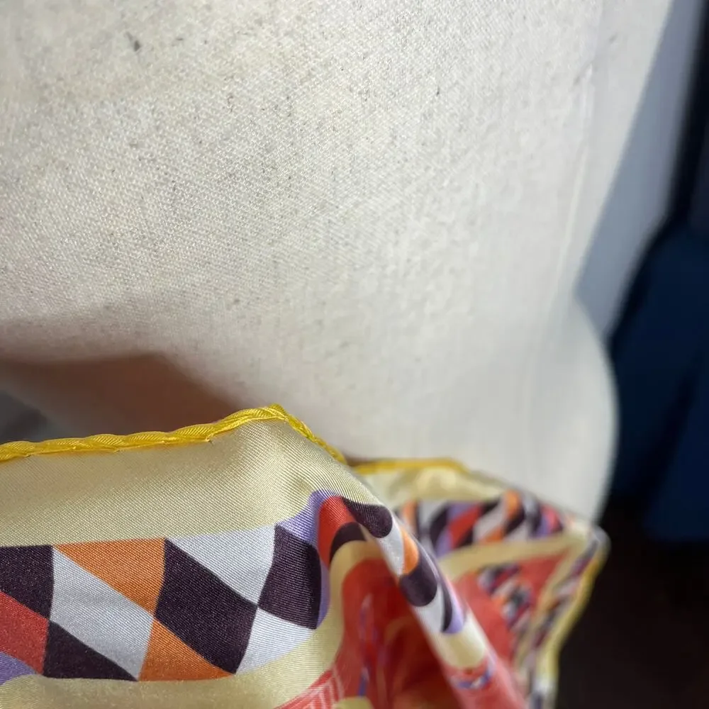 Scarf Me excellent preowned